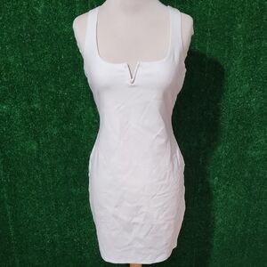 Elegant White Sleeveless Dress